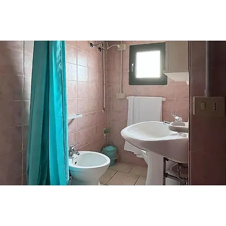 Apartmán 2 Bedroom Beautiful Apartment In Posada Posada (Sardinia)